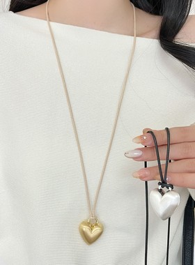 韩系小众银色爱心吊坠项链女百搭日常长毛衣链锁骨链ins配饰吸睛