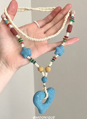 多巴胺彩色串珠火山石爱心项链女2025新款小众设计长款毛衣链配饰