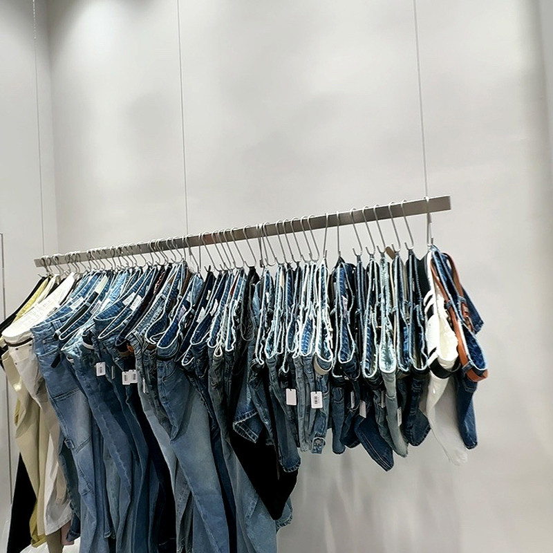 服装店吊架不锈钢拉丝银色方管挂衣杆女装橱窗陈列货架悬挂展示架图片