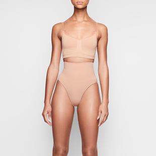 背心式运动文胸无钢圈戴珊金姐SKIMS上托聚拢高弹少女内衣