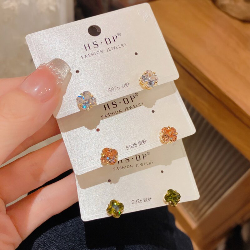 轻奢简约小巧满钻四叶花小耳钉