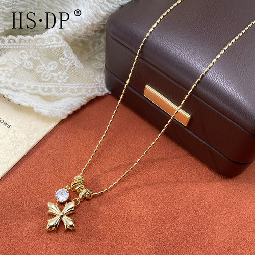 法式轻奢复古镶钻十字架项链