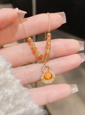 秋冬新款时尚轻奢百搭串珠镶钻葫芦吊坠项链个性简约设计感锁骨链