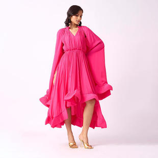 新款 2026春季时尚气质百褶收腰设计感荷叶边斗篷式长款连衣裙