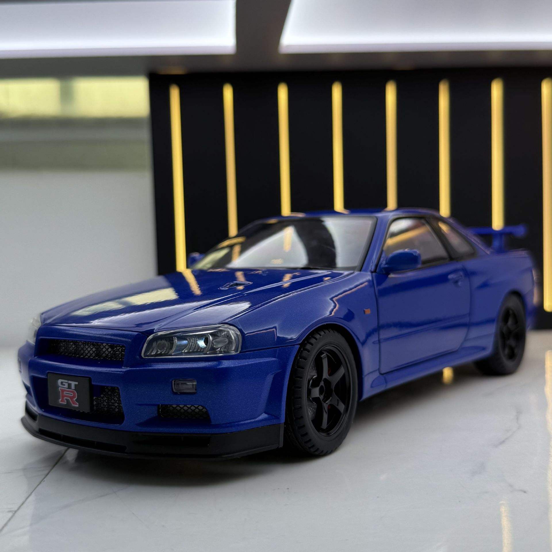 金丽方合金车模1比18街车版GTR34跑车带声光惯性玩具模型摆件