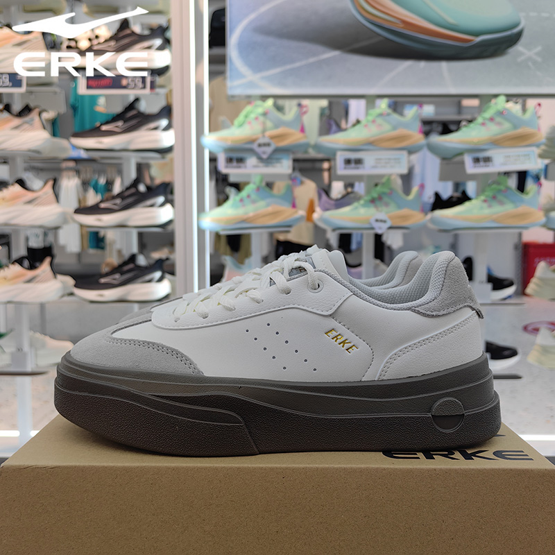 鸿星尔克女子系带真皮低帮板鞋