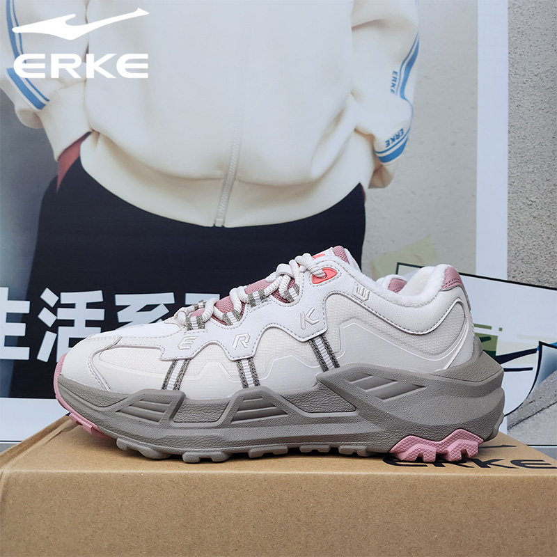 鸿星尔克冬季女子休闲加棉休闲鞋