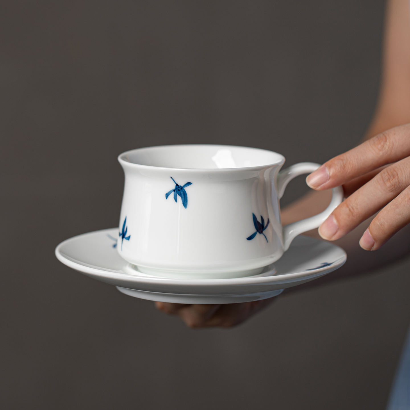 中国白手绘兰花咖啡杯