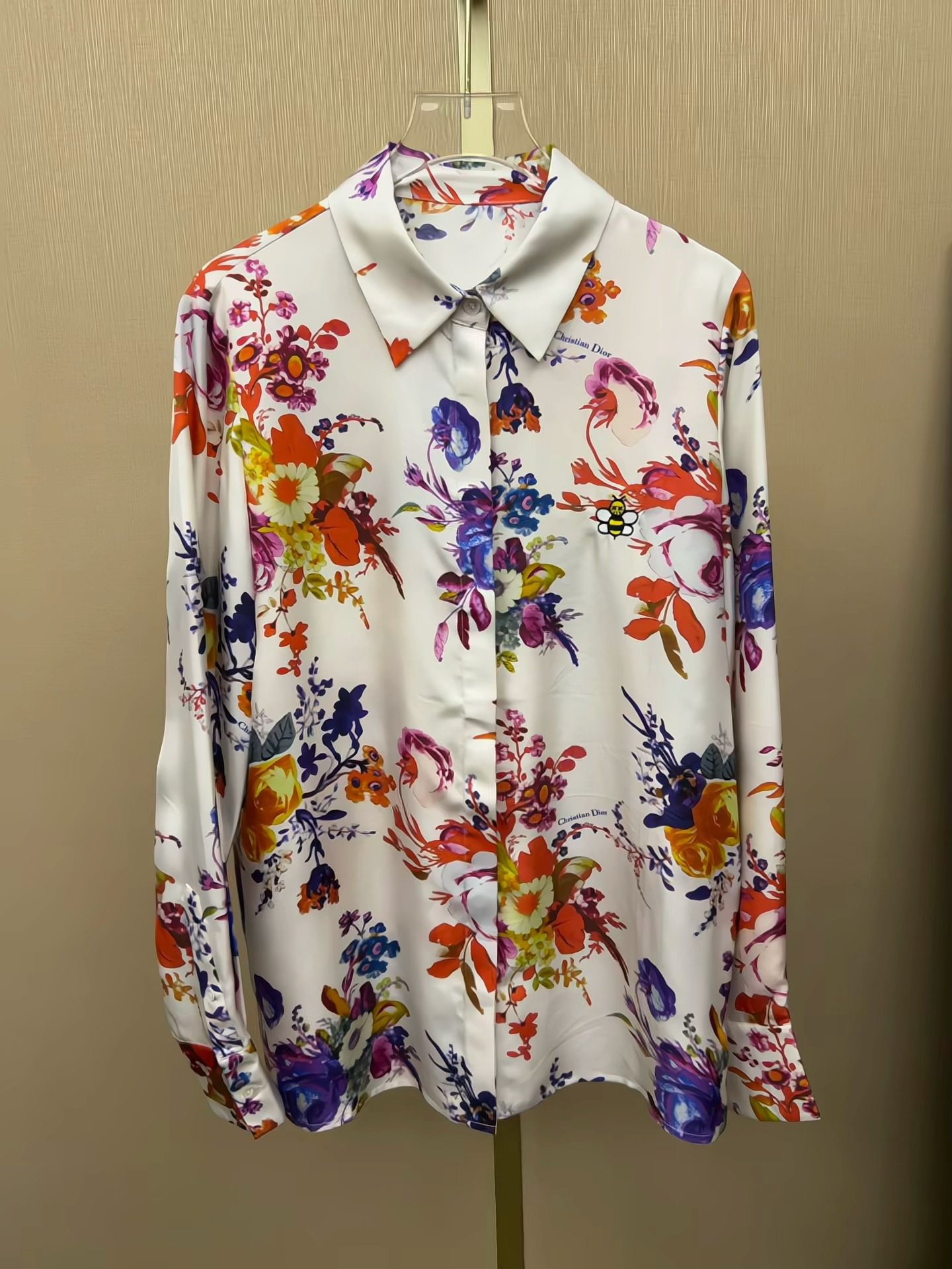高品质重磅斜纹真丝印花展现立体的视觉 长袖翻领衬衫单排扣上衣