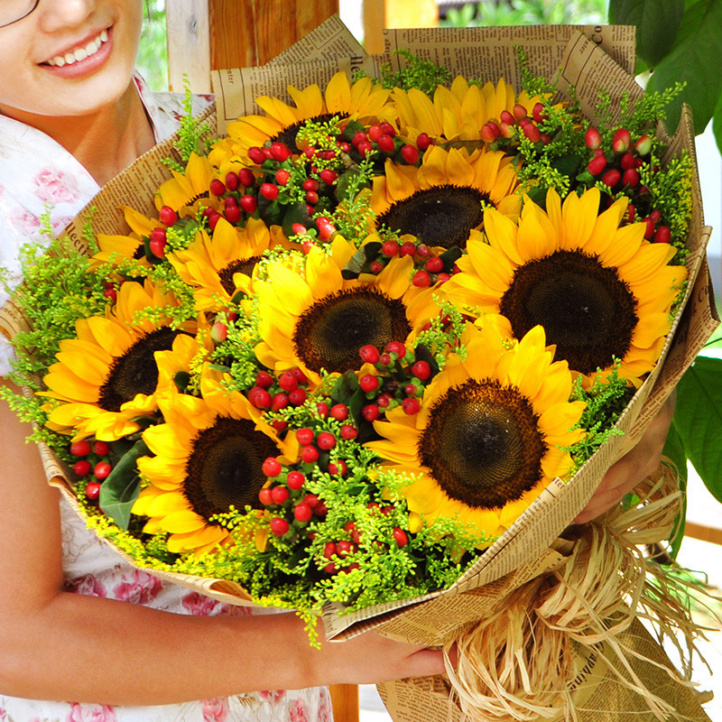 向日葵花束深圳鲜花速递同城配送广州东莞佛山珠海惠州汕头订花
