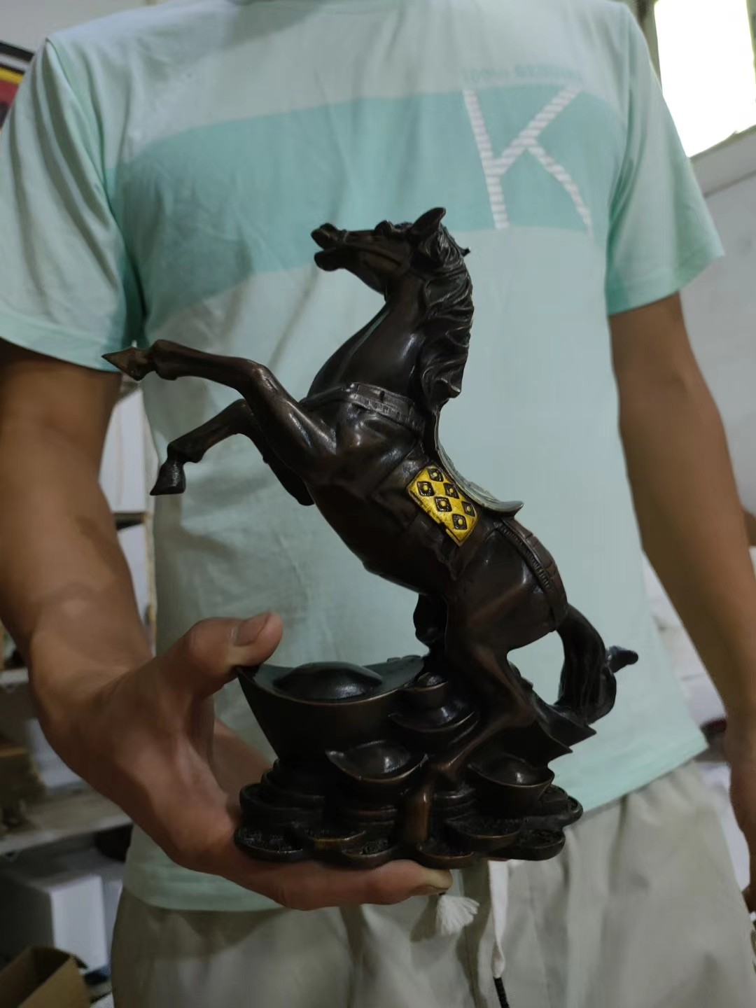 大号黄铜马上发财摆件招财驿马镇宅办公室升仿古元宝桌面奔马中式