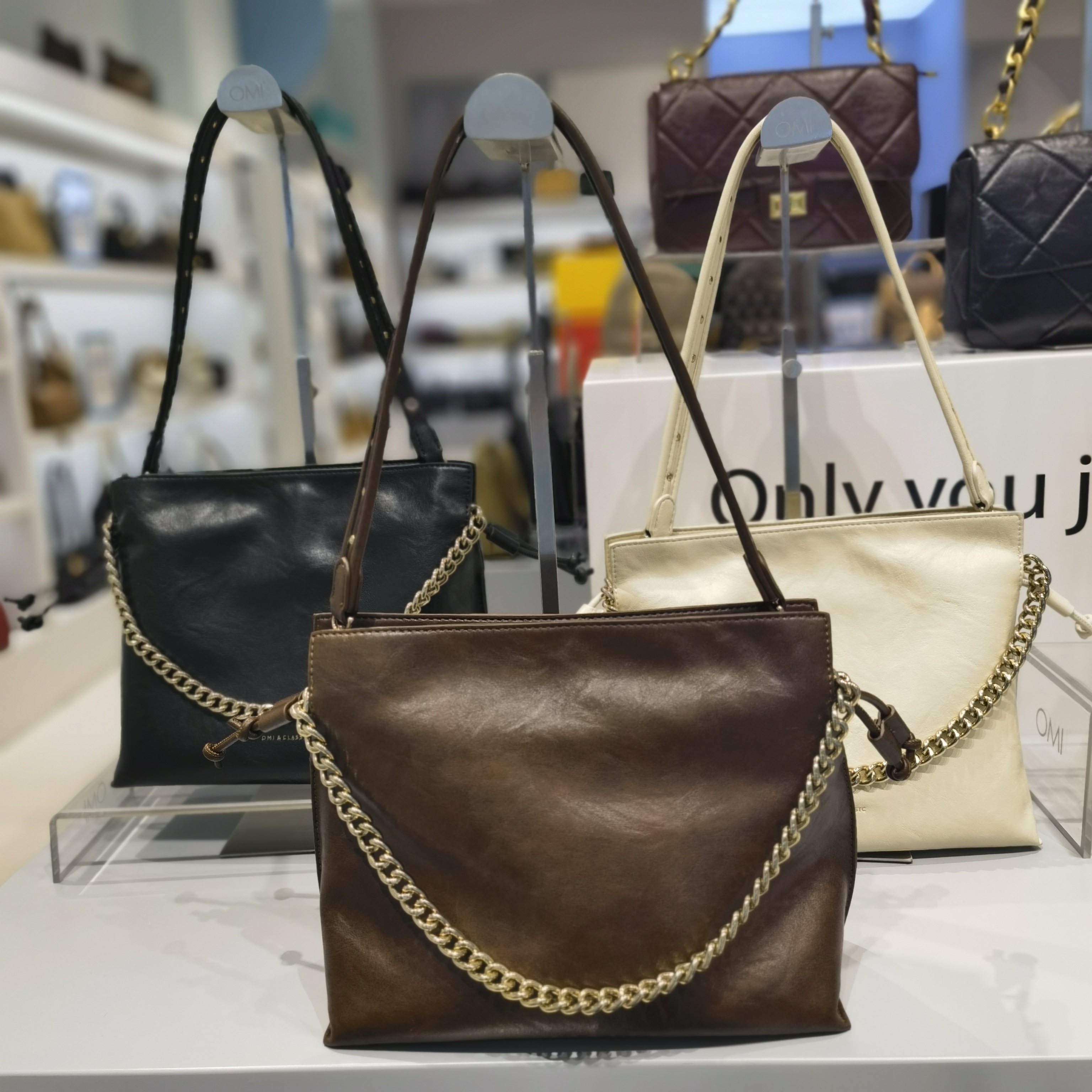 OMI欧米新款时尚百搭单肩斜挎包高级感小众设计手提包包