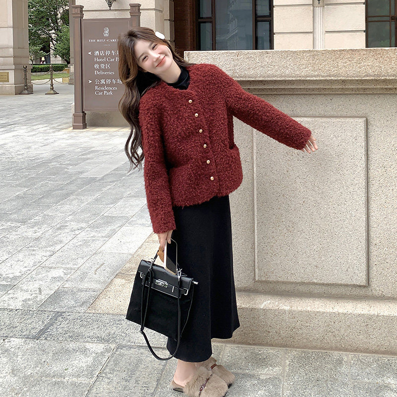 独特超好看红小香风羊羔毛外套女秋冬短款皮毛一体毛绒棉服,女装短外套,2C301
