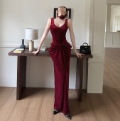 INSTUNNING 法式 花朵v领酒红色丝绒连衣裙女秋冬内搭生日礼服裙子