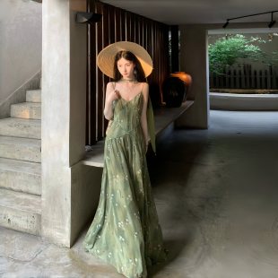 INSTUNNING法式 度假气质长裙 温柔风绿色碎花V领吊带连衣裙女夏季