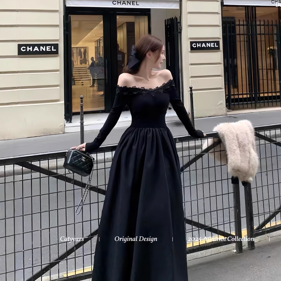 纯欲风黑色蕾丝一字肩连衣裙