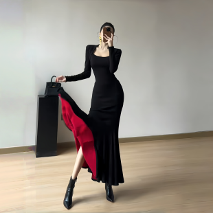 早春黑色方领鱼尾连衣裙女御姐风显瘦气质性感长裙子 步步生莲