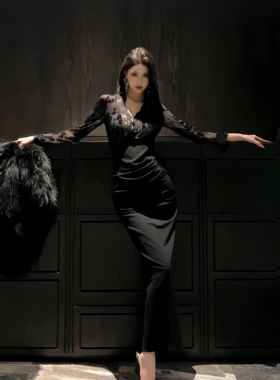 黑色蕾丝长袖连衣裙女2025新款内搭打底裙气质御姐风黑色显瘦裙子