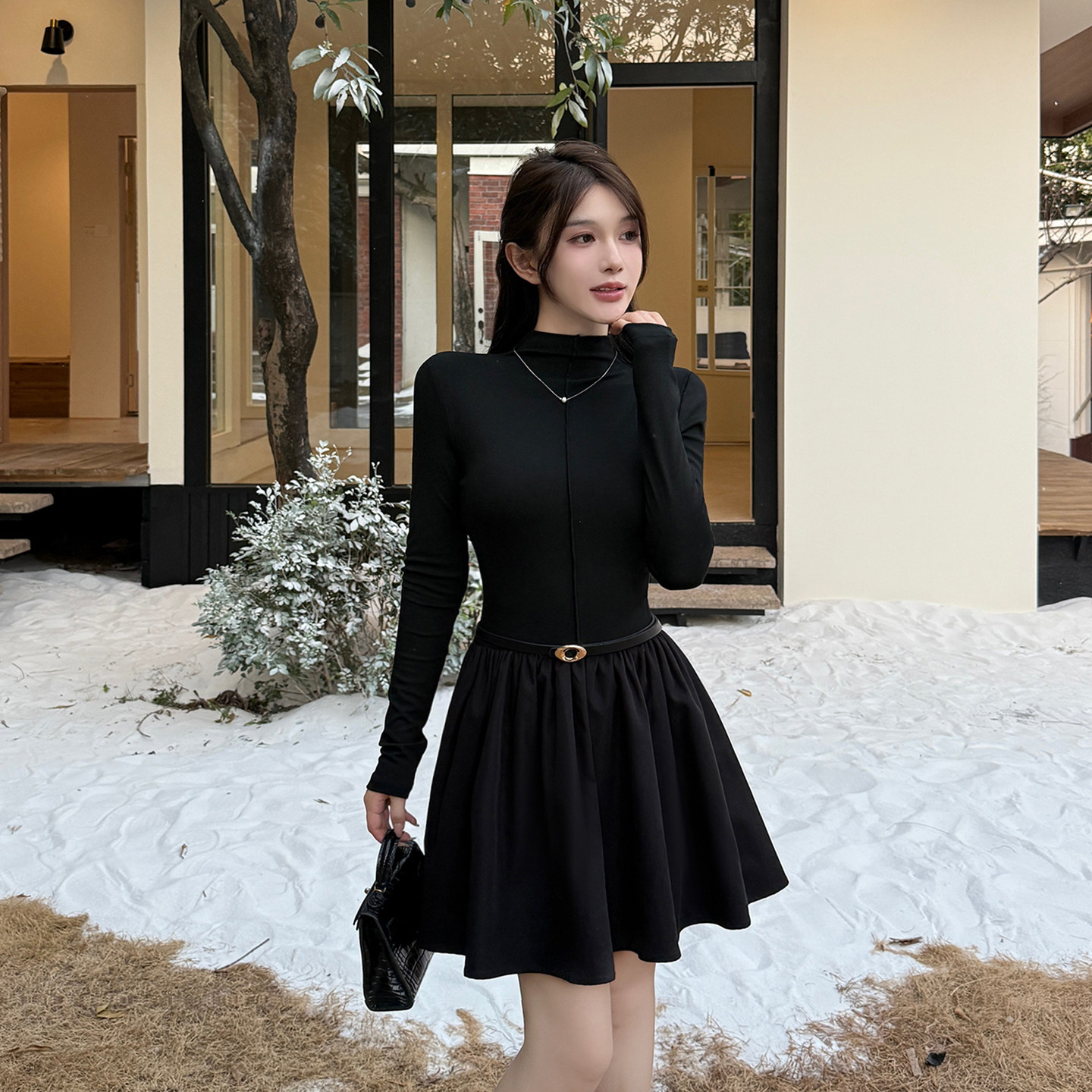 圣诞赫本风黑色半高领连衣裙
