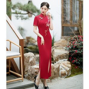 二小姐旗袍｜2023夏装新款时尚手推绣仿醋酸长款宴会红装喜婆婆