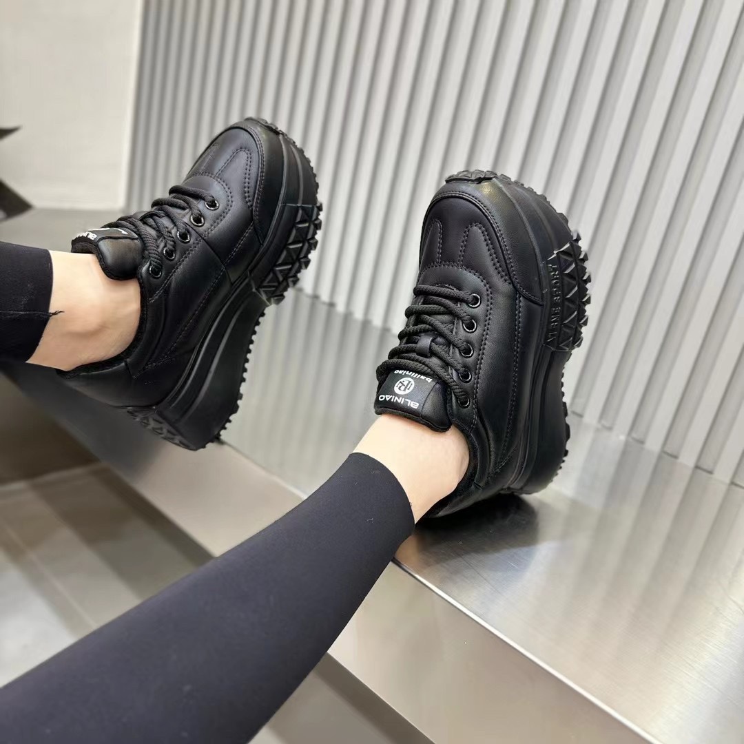 轻便厚底皮面阿甘老爹鞋ins潮女2025秋冬休闲百搭增高显脚小单鞋