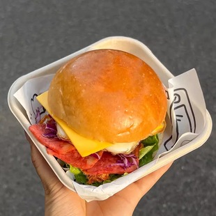 汉堡打包盒小吃野餐三明治纸浆盒一次性便当蛋糕盒提拉米苏包装 盒