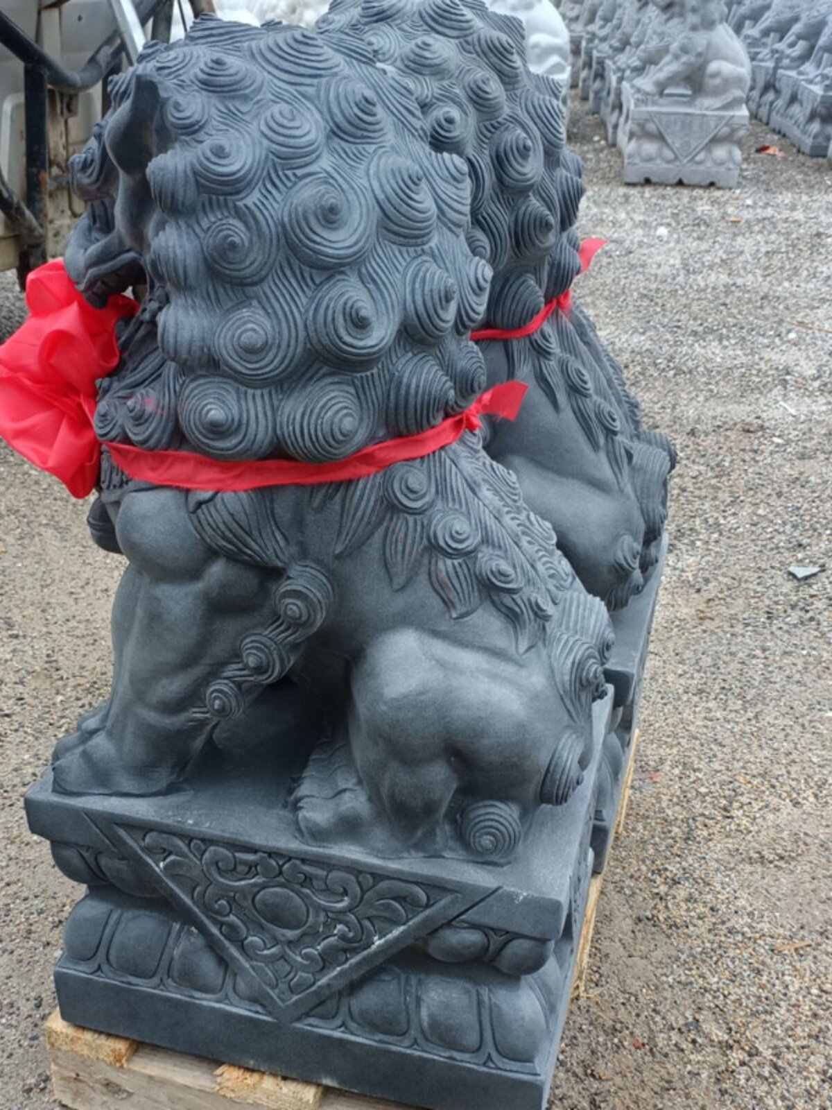 青石材质新款石雕卷毛狮子长毛户外门口摆件大型动物雕刻装饰品墓