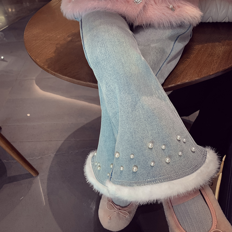 加绒下摆钉珠毛边喇叭牛仔裤