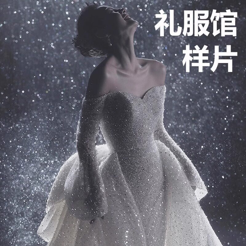婚纱礼服馆样片白纱女单放大灯礼服馆箱片影女士单人楼样片