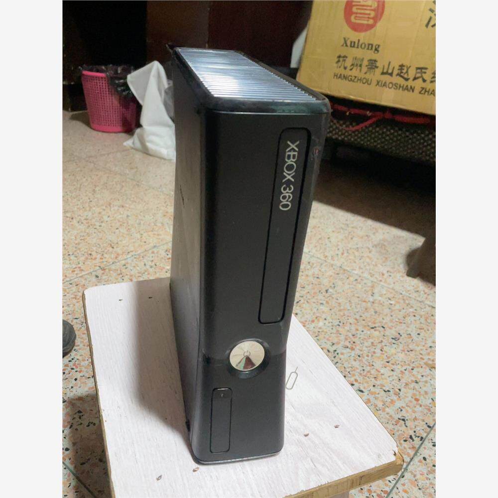 xbox360，裸机一台，硬盘1TB没有没办法测试就这