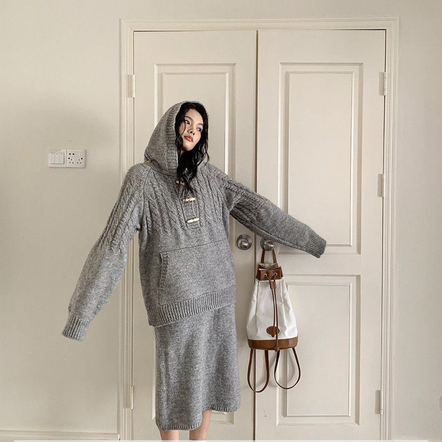 LINYUNYUN 林晕晕灰色针织套装2025春季带帽牛角扣毛衣+直筒半裙,女装/女士精品,毛衣,淘宝优惠券,粉丝福利购,淘宝优惠卷