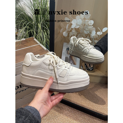 轻便舒适软底软面时尚百搭女鞋