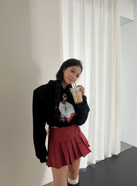 甜辣风红色百褶半身裙女2023秋冬新款设计感小众pu皮裙A字短裙