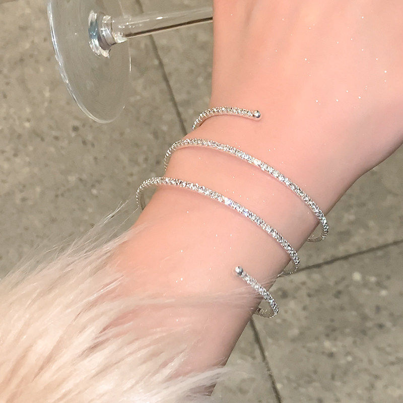 高级感银色多层水晶手镯子女款素圈手镯手链轻奢小众手环弹力饰品