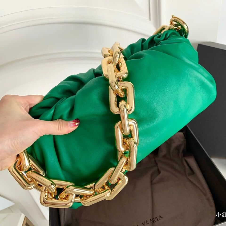 ins超火包包女2020新款宋慧乔同款牛皮粗链条云朵手提单肩腋下包