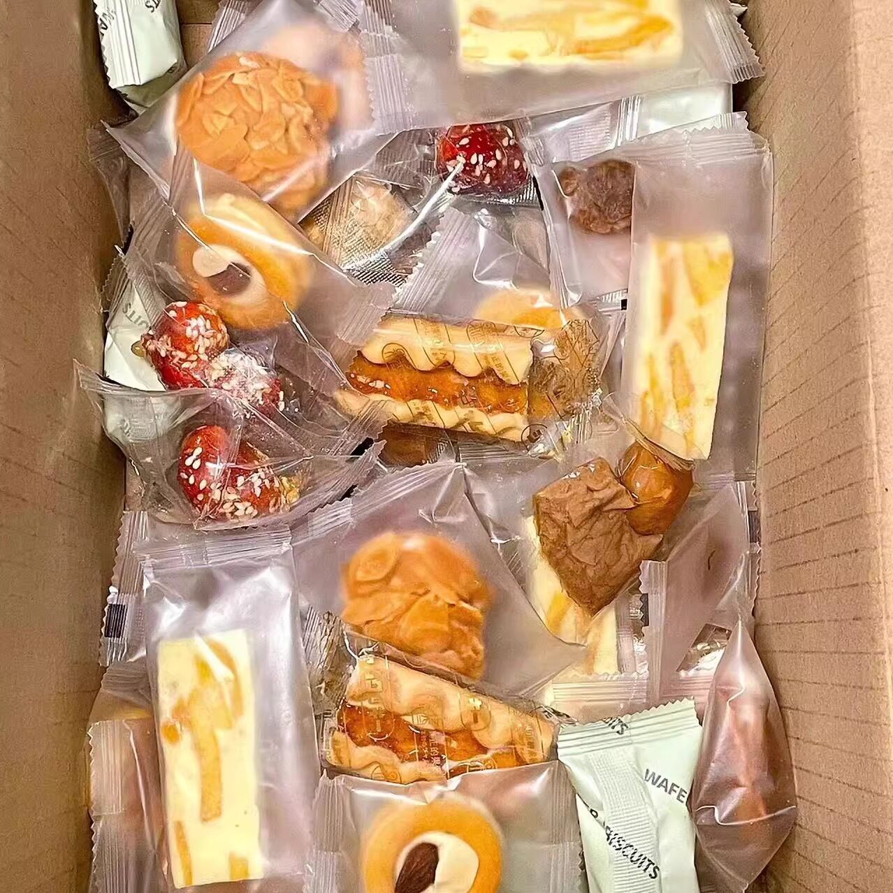 新日期古港食记零食坚果扁桃仁软心酥芒果奶糕饼干熔岩威化饼干番