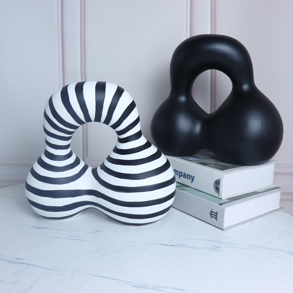 北欧抽象黑白条纹摆件饰品家居软装艺术摆设样板房售楼处客厅工艺