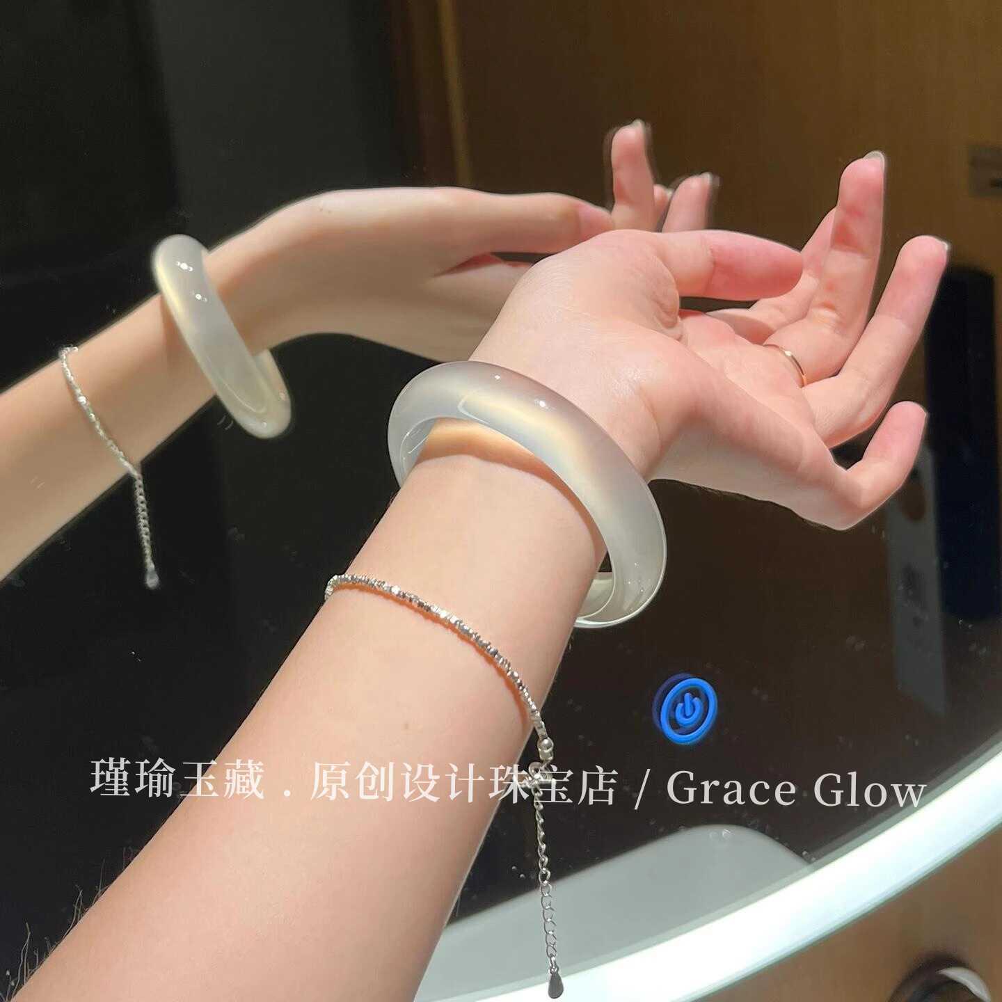 纯天然玛瑙手镯女款香槟金白月光玉髓荔枝冻玉镯子高冰透冰种马料
