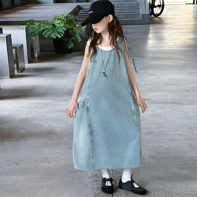 女童2026新款休闲纯棉牛仔背心裙夏薄款中长裙宽松显瘦无袖连衣裙