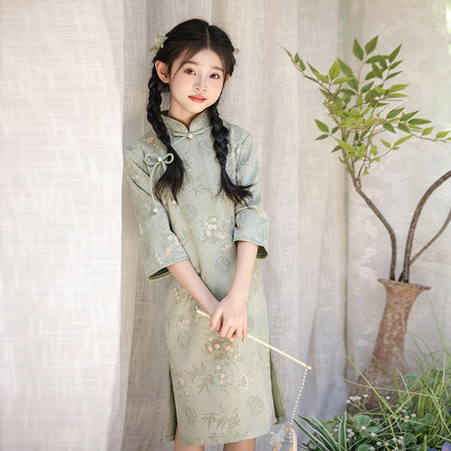 女童2026夏季新款新中式旗袍绿色小清新绝美中大童秋款国风连衣裙