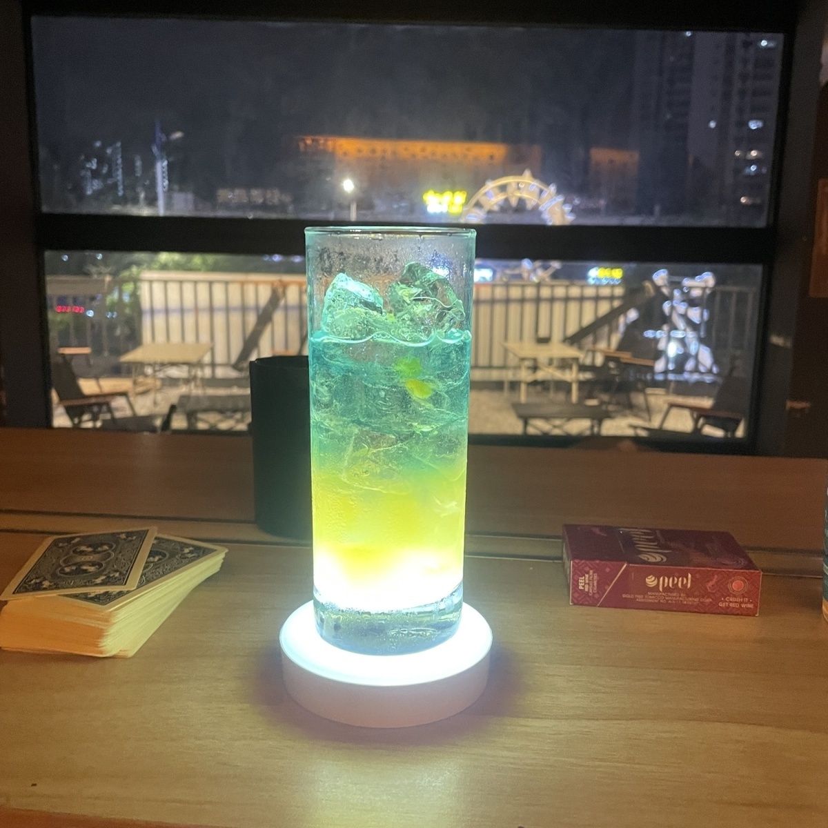 发光杯垫鸡尾酒威士忌LED灯酒杯灯座发光底座闪光酒吧七彩灯座图片