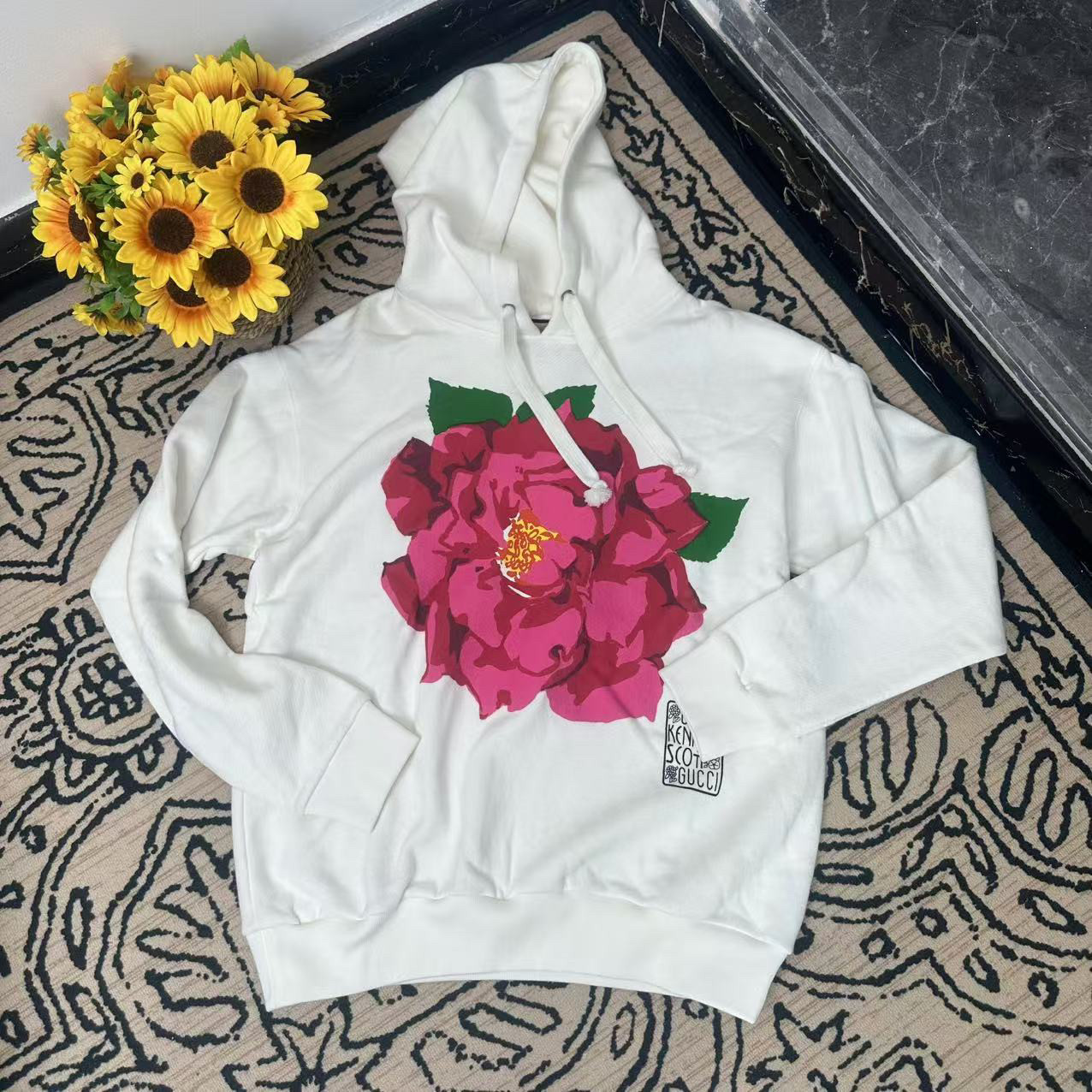 蘑菇英国代购 白色花朵帽衫卫衣XS码胸围118 衣长67