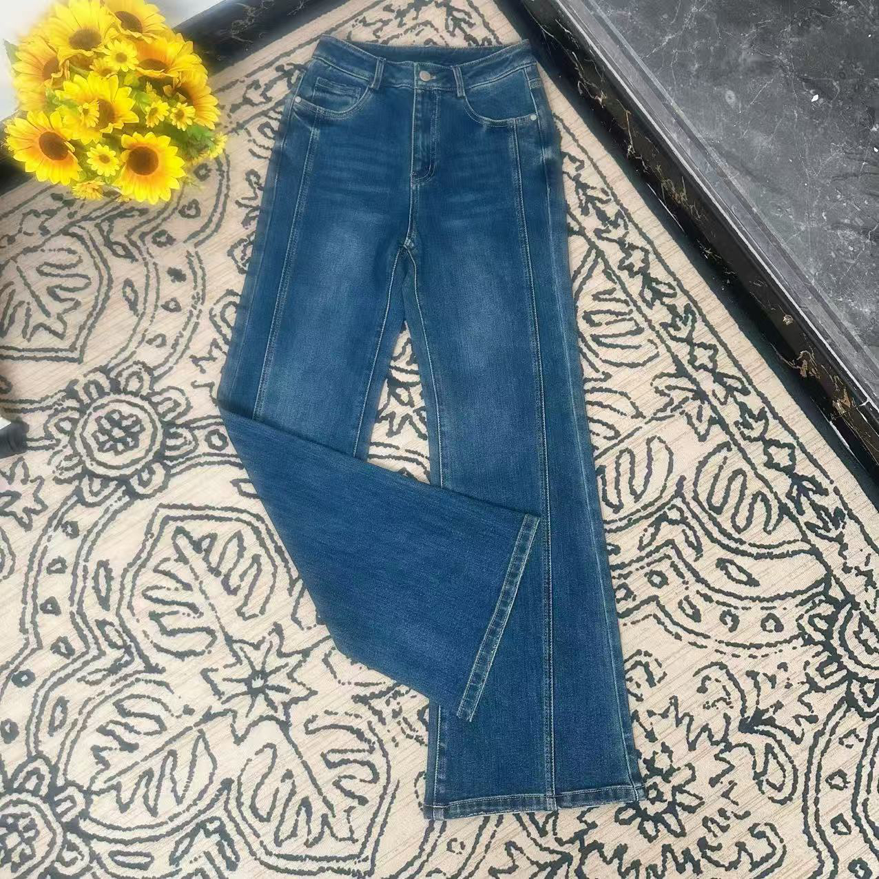 蘑菇英国代 TYZHURA 25早秋   显瘦大长腿微喇叭直筒牛仔裤