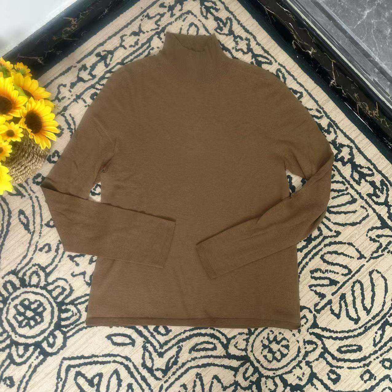 蘑菇英国代 TYZHURA 25新款 浅驼色高领针织羊绒衫 M码胸围94