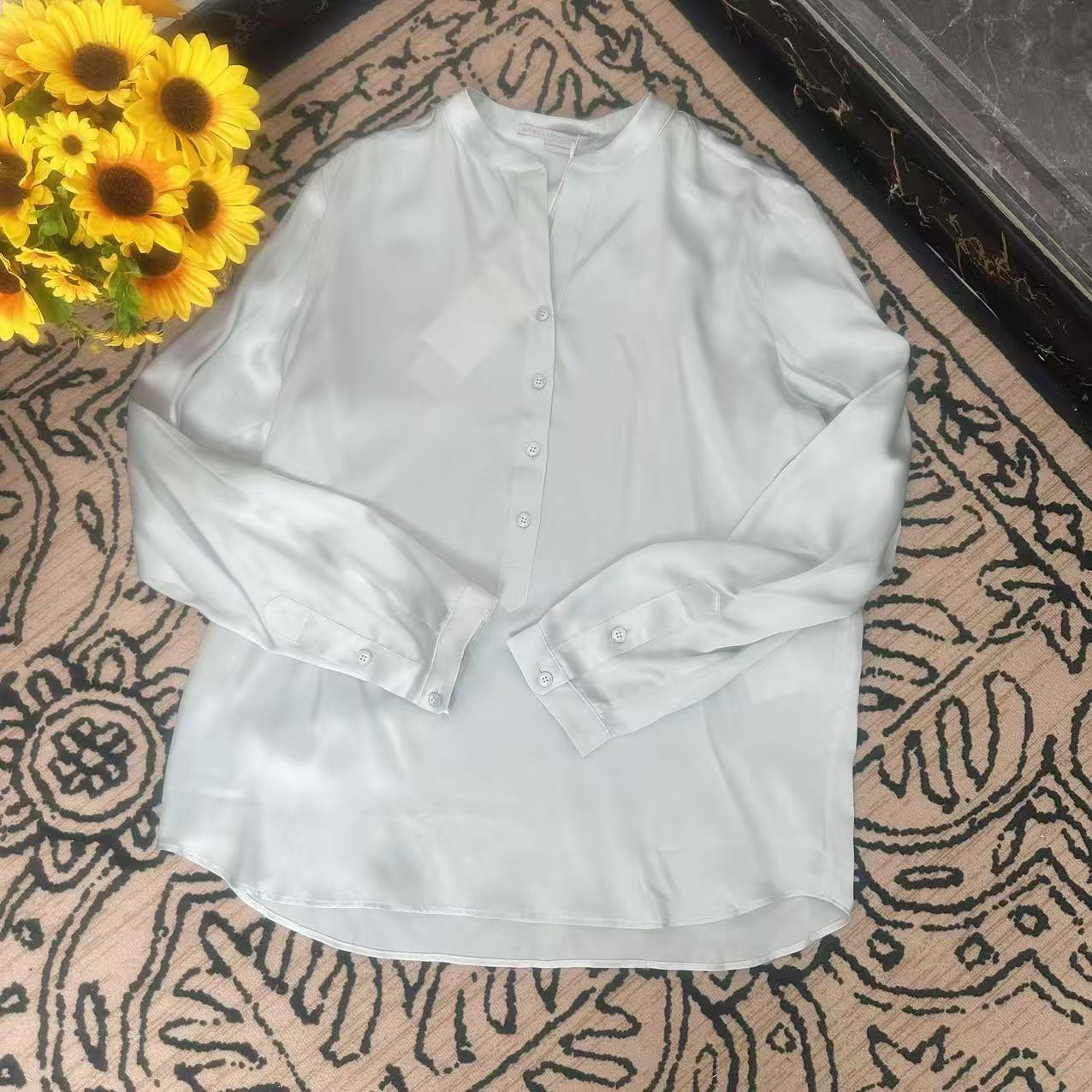 蘑菇英国代 Stella 浅绿色圆领套头真丝衬衫 42码胸围108