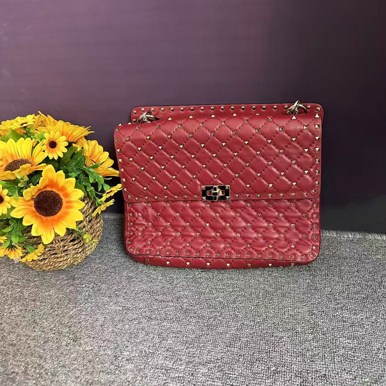 蘑菇英国代 酒红色重工铆钉链条包 大号