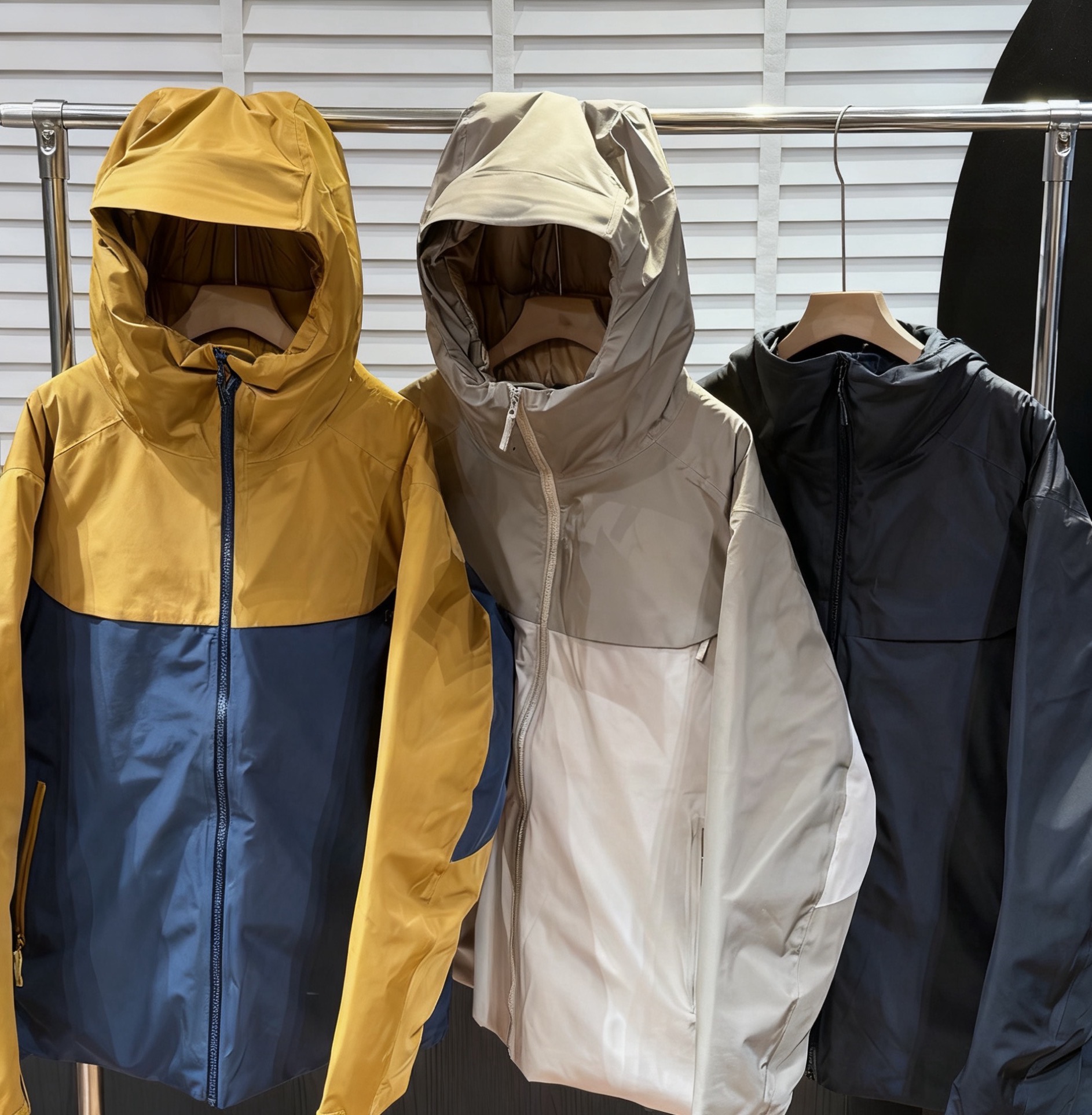 2025新款拉链连帽情侣款滑雪服冲锋衣羽绒服macai