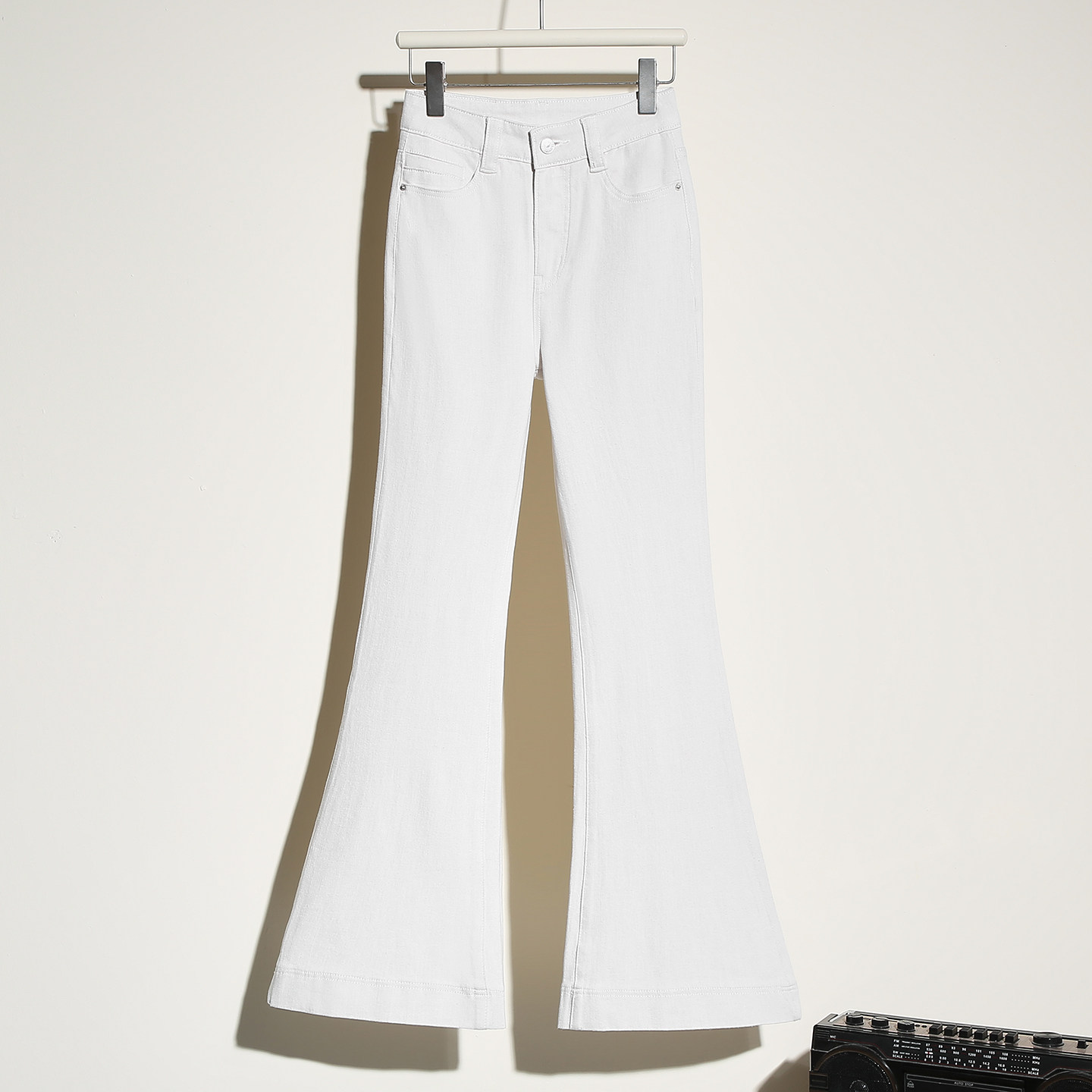 it :CHOCOOLATE白色四面弹微喇牛仔裤女高腰修身显瘦弹力喇叭裤子