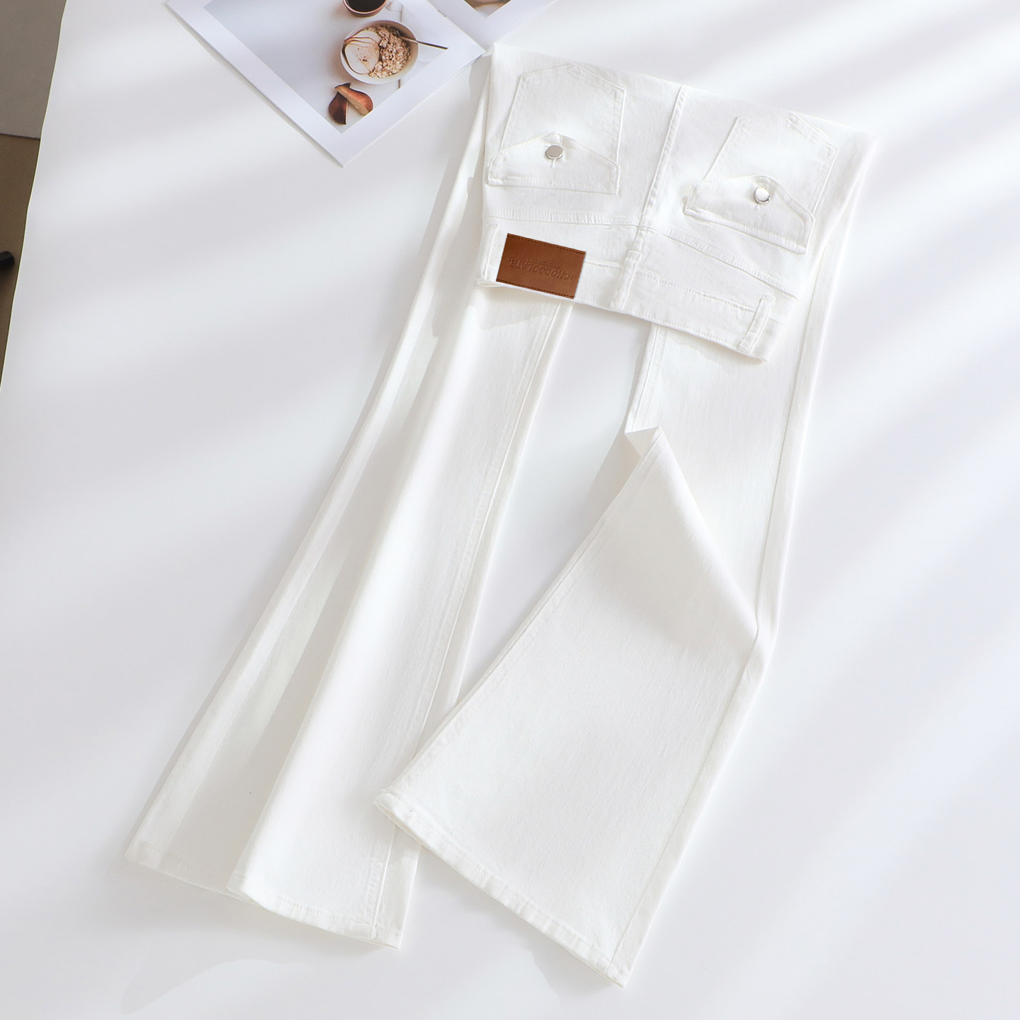 it :CHOCOOLATE白色复古紧身微喇牛仔裤女高腰修身显瘦弹力喇叭裤