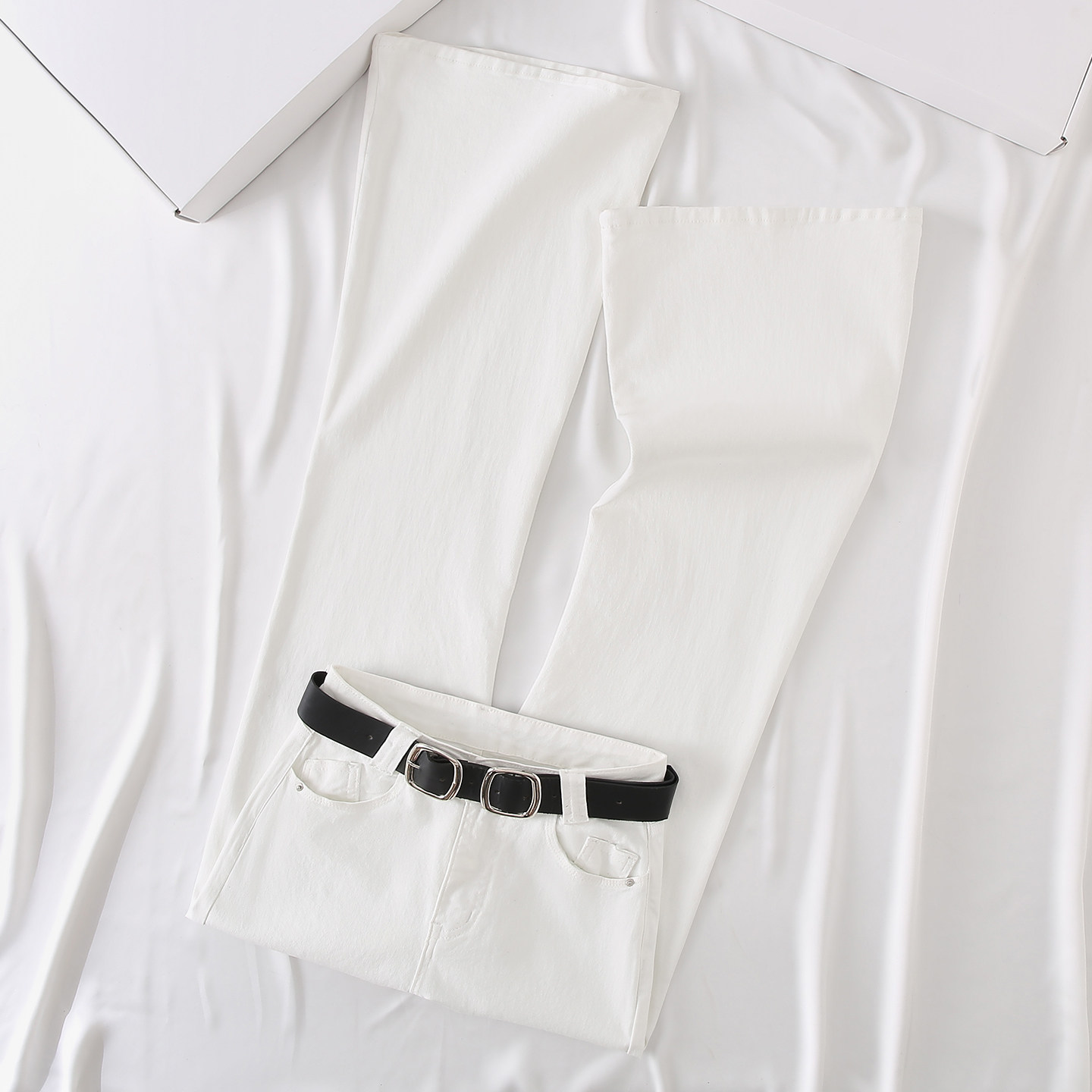 it :CHOCOOLATE白色不贴腿微喇牛仔裤女高腰修身显瘦弹力喇叭裤子